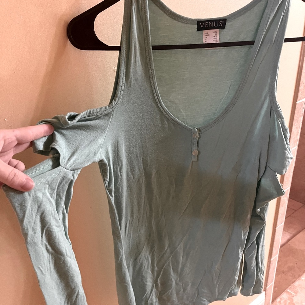 Slitted long sleeve shirt